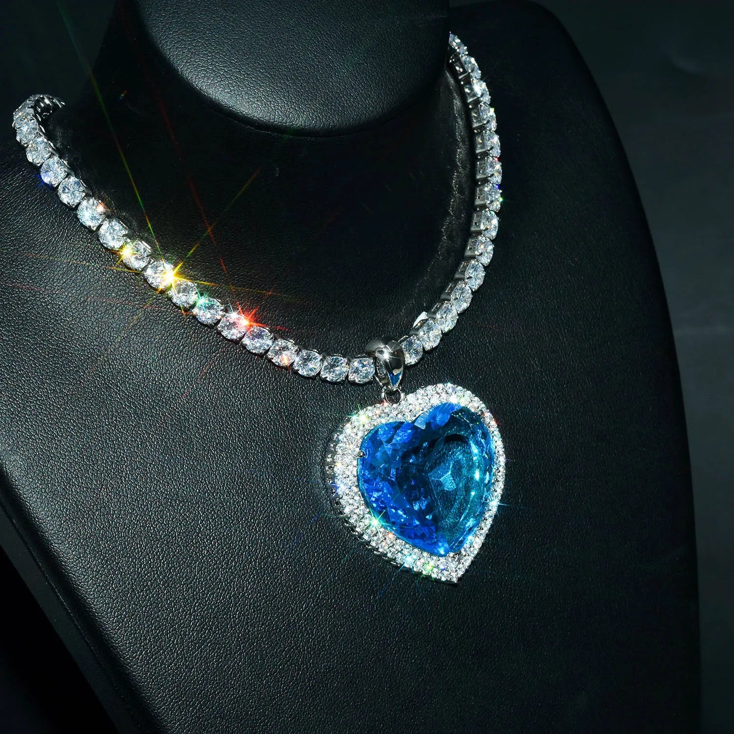 Warm Titanic Heart Sea Necklace for women's blue-red Crystal Romantic pendant necklace fashion wedding jewelry gifts