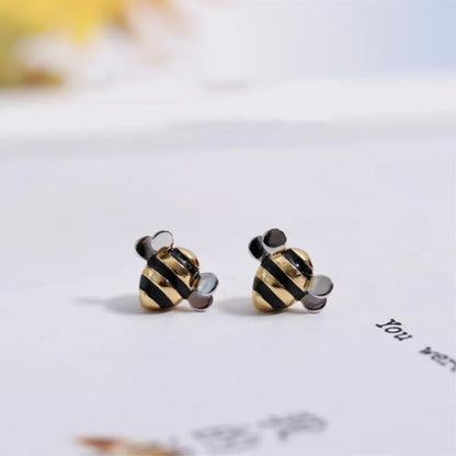 Silver Plated Jewelry Wholesale Korean Fashion Cute Bee Exquisite Creative Female Personality Pendant Necklaces   H274