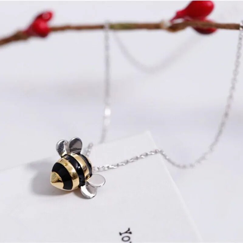 Silver Plated Jewelry Wholesale Korean Fashion Cute Bee Exquisite Creative Female Personality Pendant Necklaces   H274