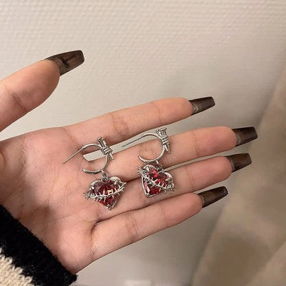 Gothic Red Binding Heart Earring for Women Crystal Thorns Love Open Ring Goth Irregular Layered Stone Aesthetic Y2K Jewelry