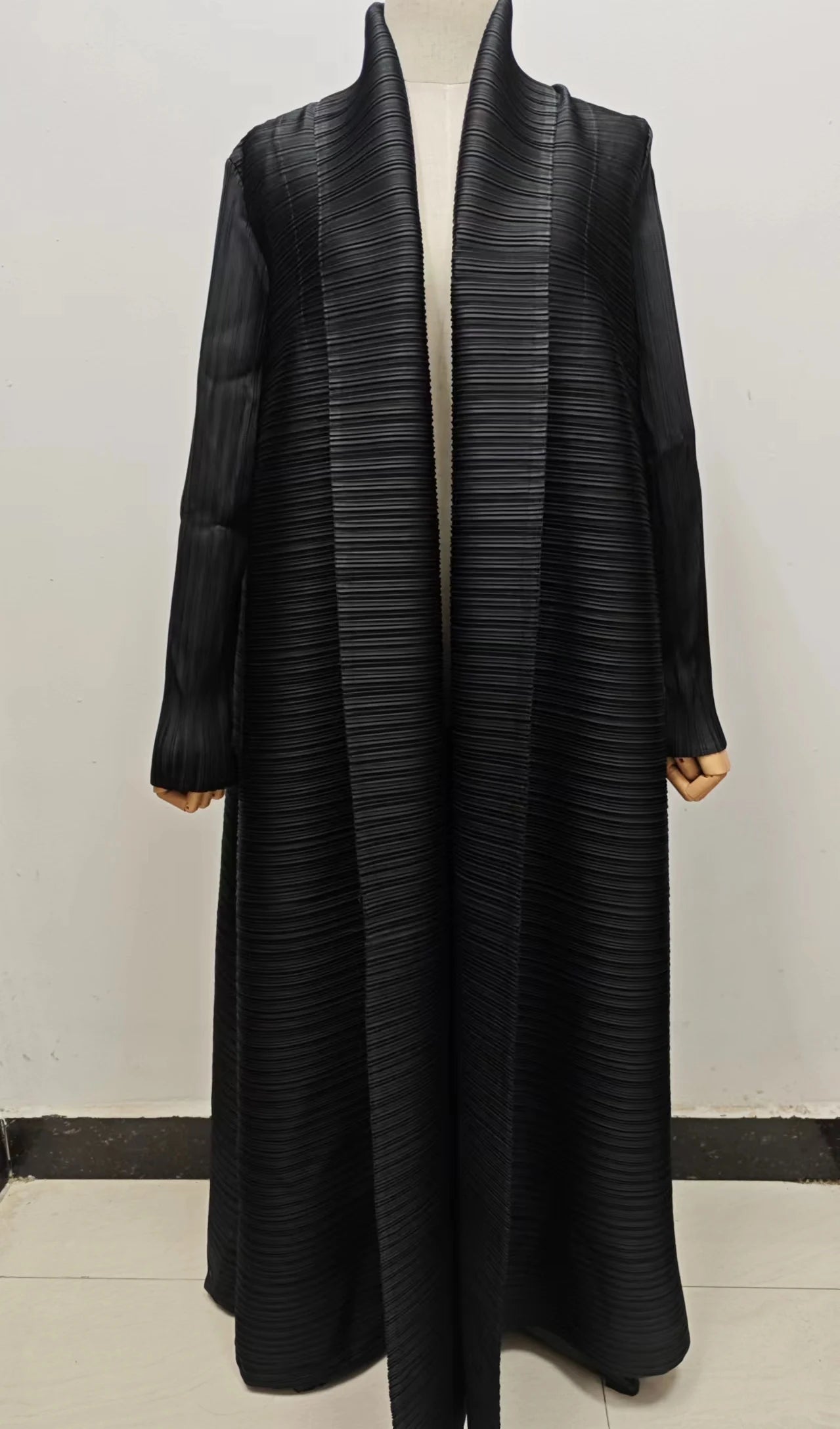 Miyake Pleated abaya with Turn-down Collar, Long Sleeve, Vintage Printed Design, Plus Size