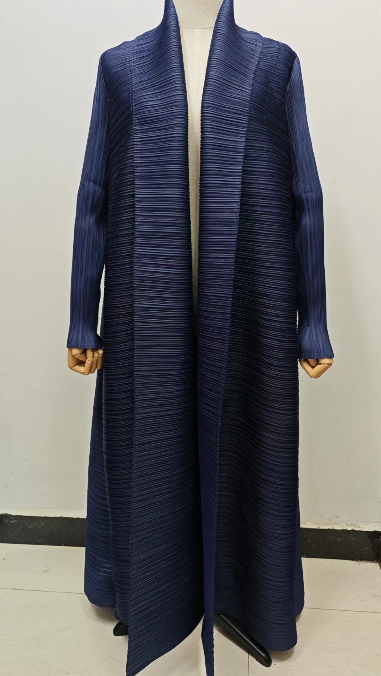 Miyake Pleated abaya with Turn-down Collar, Long Sleeve, Vintage Printed Design, Plus Size