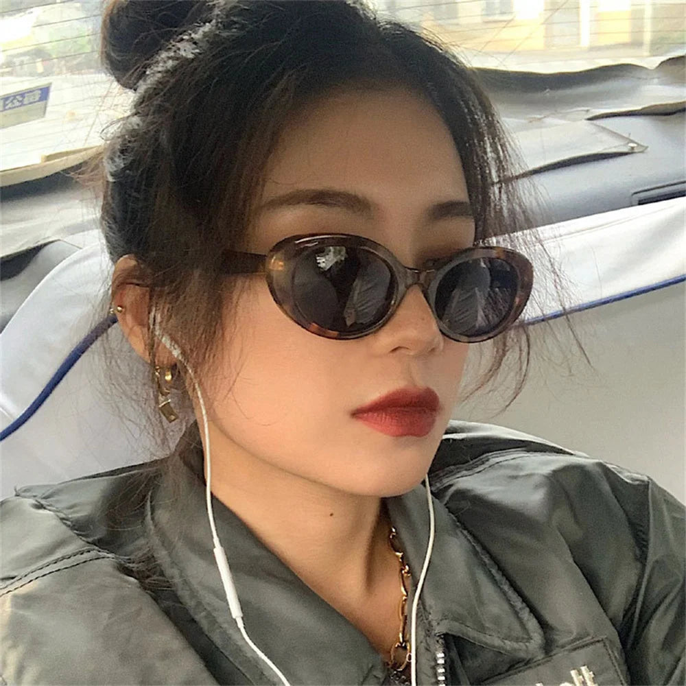 KLASSNUM Women's Sunglasses 2024 Vintage Oval Frame Sun Glasses Red Black White Color Shades Female Unisex Eyewear Wholesale