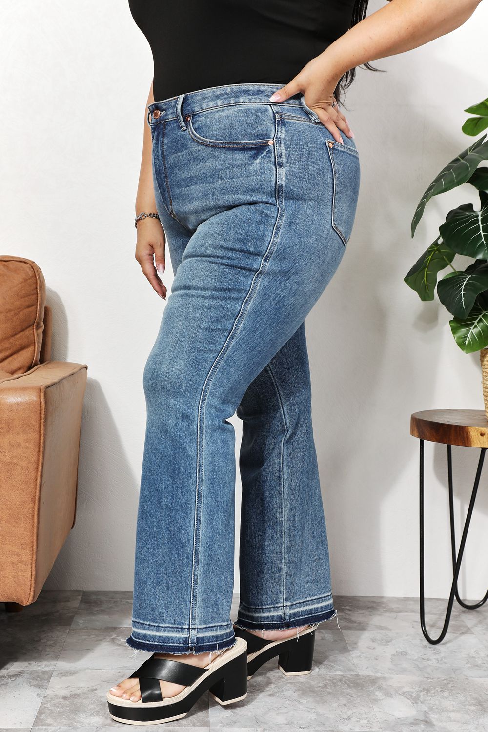 Judy Blue Full Size High Waist Jeans with Pockets